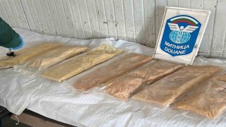 Sınırda 14 kilodan fazla sentetik uyuşturucu yakalandı