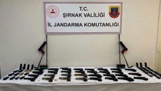Şırnakta jandarma ekipleri cephanelik ele geçirdi