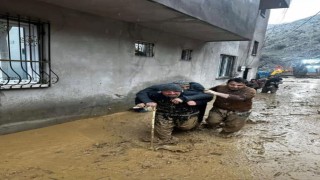 Şırnakta sel ve heyelan: Ev ve ahırlar zarar gördü