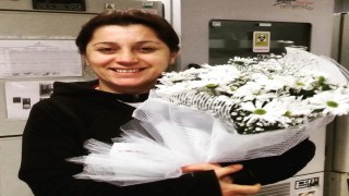 Spor salonunda fenalaşıp hastanede ölen hemşire 9 ay önce ölen oğlunun yanına defnedildi