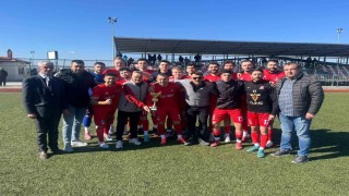 Tavşanlı Demirbilekspor kupasını aldı