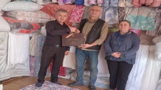 Tavşanlıda 40 yılı aşkın esnafa ziyaret ve hediye