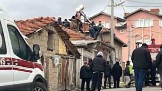 Tavşanlıda tek katlı evde yangın