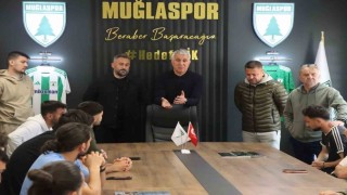 Teknik Direktör Durmuş, gözyaşlarını tutamadı