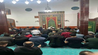 Tercanda vatandaşlar Kadir Gecesinde camileri doldurdu