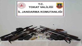 Tokat merkezli operasyonda çok sayıda silah ve mühimmat ele geçirildi