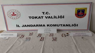 Tokatta araçta sentetik hap ve uyuşturucu madde bulunan şüpheli, adli kontrolle serbest kaldı