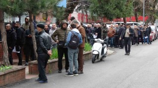 Trabzonda APP plaka kuyruğu