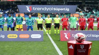 Trendyol Süper Lig: Çaykur Rizespor: 1 - Antalyaspor: 0 (İlk yarı)