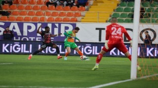 Trendyol Süper Lig: Corendon Alanyaspor: 0 - Gençlerbirliği: 0 (İlk yarı)