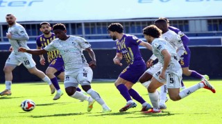 Trendyol Süper Lig: Eyüpspor: 0 - Kocaelispor: 1 (Maç devam ediyor)