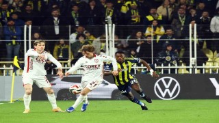 Trendyol Süper Lig: Fenerbahçe: 1 - Samsunspor: 1 (Maç devam ediyor)