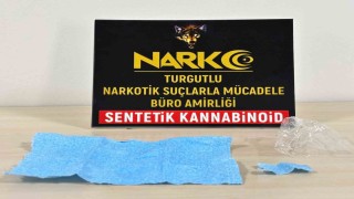 Turgutluda emniyetin sokak çalışmalarında 2 torbacı yakalandı