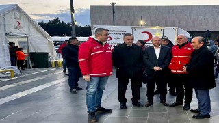 Türk Kızılay ve Yunusemre Belediyesinden 1000 kişilik iftar