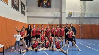 Tut Küçük Kızlar Voleybol Takımı Adıyaman il birincisi oldu