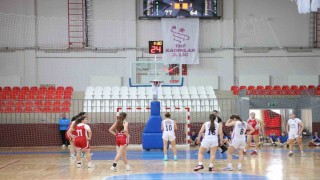 U18 Kızlar Basketbol Anadolu Şampiyonası Beyaz Grup Uşakta tamamlandı