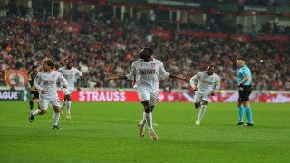 UEFA Konferans Ligi: Samsunspor: 1 - Rayo Vallecano: 2 (İlk yarı)