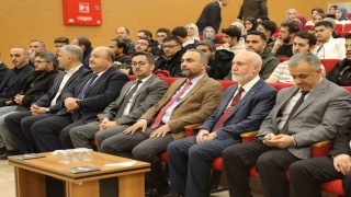 Üniversitesi gençler Kuran-ı Kerimi güzel okumak için yarıştı