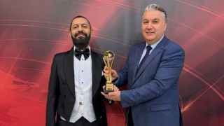 Ünlü Yazar Akif Manaf’a Cine1 Barış Ödülü Verildi