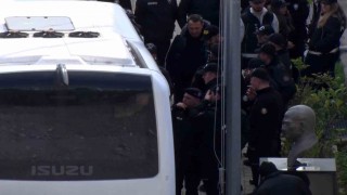 Ünlüler saç ve kan örnekleri alınmak üzere Adli Tıp Kurumuna getirildi