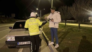 Uygulama noktasında dur ihtarına uymadı, yakalanınca araçlar vardı yanaşamadım dedi