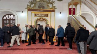 Vali Akbıyık bayram namazını Menteşede kıldı