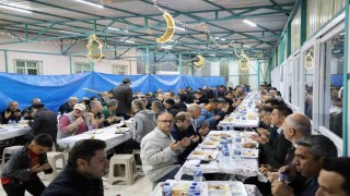 Vali Çağatay, mahalle iftarında vatandaşlarla buluştu