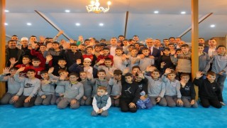 Vali Eldivan hafız adaylarıyla iftarda buluştu
