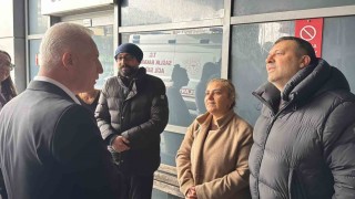 Vali Gül ve İl Emniyet Müdürü Yıldızdan enkazdan kurtarılan yaralılara hastane ziyaret