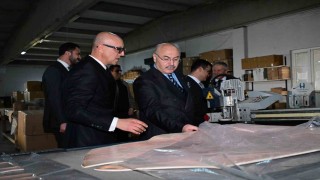 Vali Köşger  deri fabrikalarına ziyaret etti