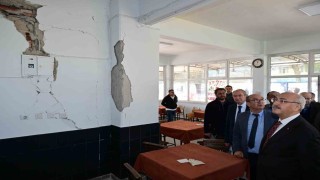 Vali Köşger, 5.1lik depremin merkez üssü Buldanda incelemelerde bulundu