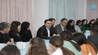 Vali Musa Işın, Necip Fazıl Kısakürek Anadolu Lisesinde öğrencilerle iftar yaptı