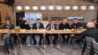Vali Sözer, köy ve mahalle muhtarlarıyla iftar programında bir araya geldi