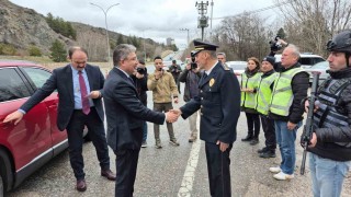 Vali Yılmaz, görev başındaki polis ve jandarma ile bayramlaştı