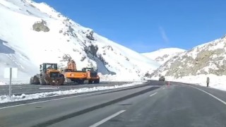 Van-Hakkari yolu yeniden ulaşıma açıldı