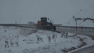 Vanda 21 yerleşim yerinin yolu ulaşıma kapandı