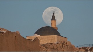 Vanda tarih ile dolunayın buluşması görsel şölen sundu