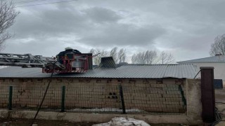 Vanın Muradiye ilçesinde tandır evi yangını