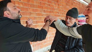 Vatandaşın çiftlik sahibi ile kurban pazarlığı renkli görüntüler oluşturdu