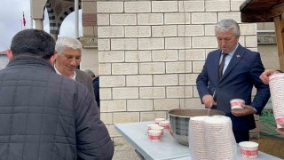 Vatandaşlara Ramazan Bayramında ekşili pilav ikramı