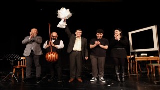 ‘Velinin Oğlu Orhan Küçükçekmecede seyirciyle buluştu