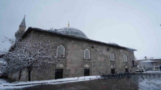 Yağmur, karla karışık yağmur ve yüksek kesimlerde kar yağışı var