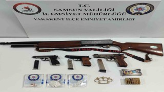 Yakakentte uyuşturucu ve silah ele geçirildi