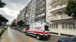 Yakınlarının haber alamadığı yaşlı kadın balkonda bulundu