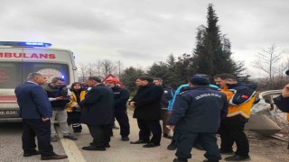 Yalovada servis midibüsü kaza yaptı: 1 ölü, 20 yaralı