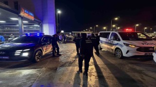 Yaralı yakınları hastanede birbirine saldırdı