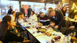 Yaşlılar, engelliler ve devlet korumasında yetişen gençler iftarda bir araya geldi