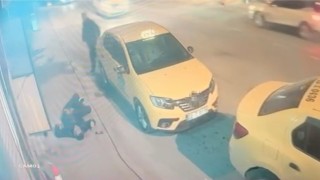 Yerde can çekişirken bakıp geçtiler, hayatını kaybetti