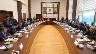 YÖK Başkanı Özvar: Halktan kopuk, bulunduğu toplumun ihtiyaçlarını dikkate almayan bir üniversite anlayışı yok
