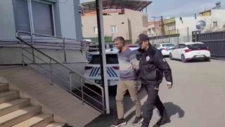 Yüreğirde 3 firari hükümlü gezerken yakalandı